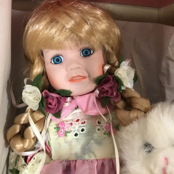 Vintage Brinn’s  Porcelain 16” Christmas Doll w/cat - Picture 5 of 7